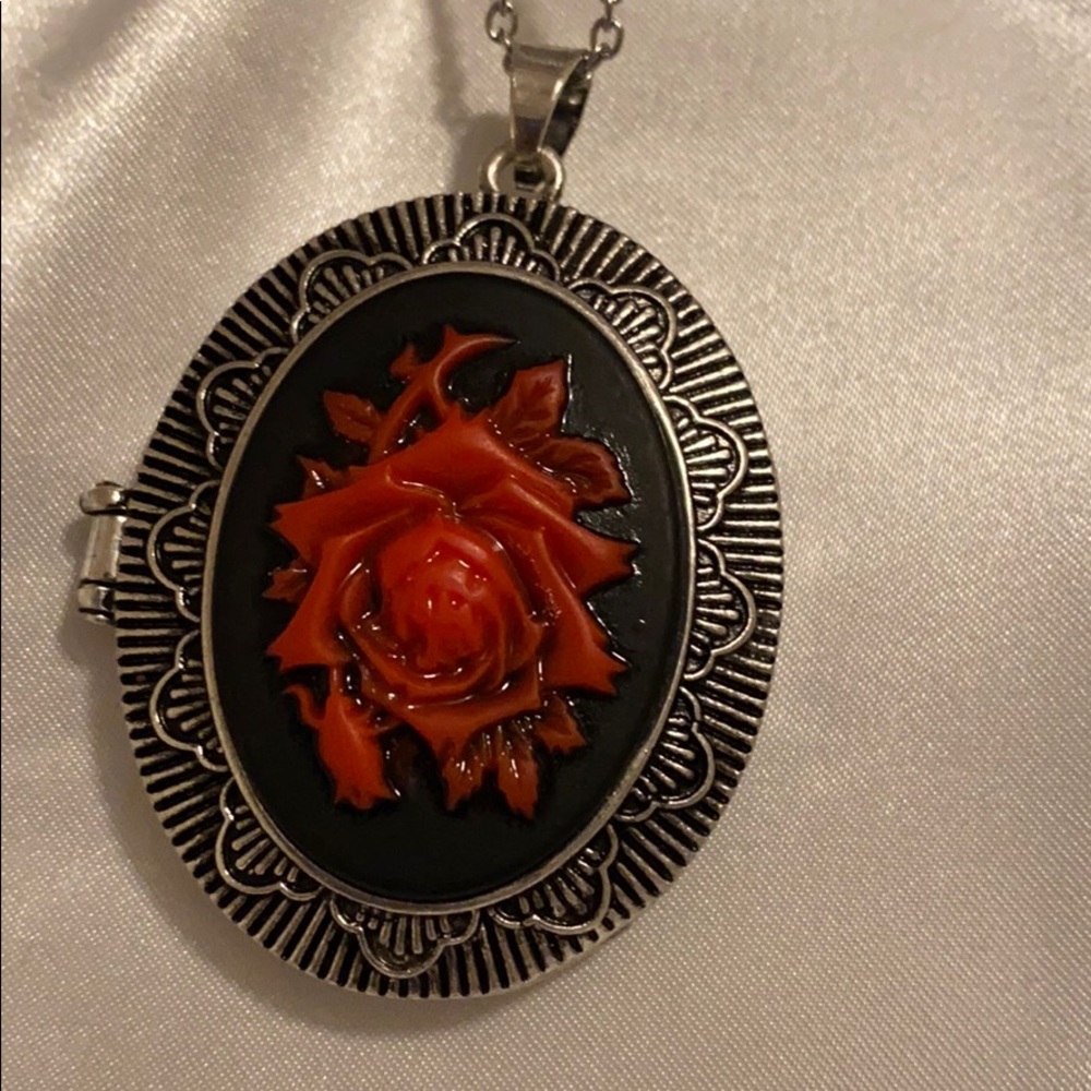 Cameo - Picture 2 of 5